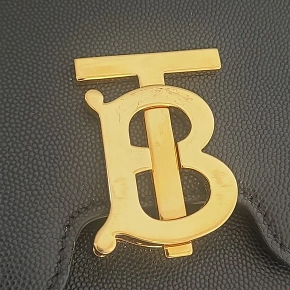 Authentic Burberry - Picture 8 of 17